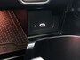 Mercedes-Benz C-klasse Estate 300 e AMG Line | AMG-LIne In en exterieru | Sfeefverlichting | Stoe verwarming + Koeling | Trekhaak | Pano- Schuif kanteldak | Inclusief 24 maanden Mercedes-Benz Certified garantie voor Europa.