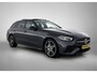 Mercedes-Benz C-klasse Estate 300 e AMG Line | AMG-LIne In en exterieru | Sfeefverlichting | Stoe verwarming + Koeling | Trekhaak | Pano- Schuif kanteldak | Inclusief 24 maanden Mercedes-Benz Certified garantie voor Europa.