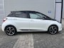 Toyota Yaris 1.5 Hybrid Bi-Tone Automaat | 16" Lichtmetalen Velgen | Climate Control | Elek. Raambediening