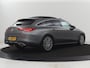 Mercedes-Benz CLA Shooting Brake 200 Business Solution Luxury | Panoramadak | Adaptive cruise | Memory | Trekhaak | Stoelverwarming | Camera | Park assist | Sfeerverlichting | Carplay | Climate control