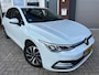 Volkswagen Golf 1.0 eTSI Life Active / Navi / Virtual / PDC / DAB / Stoelverw