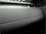 Land Rover Discovery Sport 1.5 P300e 309pk PHEV Dynamic SE SOH 91% Trekhaak/ Lederen int./ Adapt. cruise/ Camera/ Elek. achterklep/ Carplay/ Blindspot