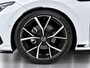 Volkswagen Golf 1.5 eTSI R-Line Business | Automaat | Panoramadak | 19 Inch Velgen | Black Style | Stoel/ Stuurverwarming | Achteruitrijcamera | Apple CarPlay/ Android Auto | Full-LED |