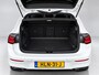 Volkswagen Golf 1.5 eTSI R-Line Business | Automaat | Panoramadak | 19 Inch Velgen | Black Style | Stoel/ Stuurverwarming | Achteruitrijcamera | Apple CarPlay/ Android Auto | Full-LED |