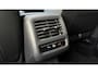 Volkswagen T-Roc 1.5 eTsi R-Line First Edition DSG | Panorama Dak | Camera | Apple Carplay |