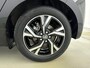 Toyota Yaris 1.5 Hybrid 115 Dynamic | Dodehoek detectoe | Parkeersensoren voor/achter | Stoel-/stuurverwarming | Apple Carplay / Android Auto | Adaptive Cruise | Keyless | 16 inch