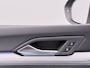 Volkswagen Golf 1.0 eTSI Life Business Automaat - Navigatie - ACC - Stoelverwarming - PDC - Sfeerverlichting - LED