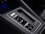 Volkswagen Golf 1.0 eTSI Life Business Automaat - Navigatie - ACC - Stoelverwarming - PDC - Sfeerverlichting - LED