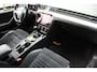 Volkswagen Passat Variant 1.6 TDI Highline Business R - NAVIGATIE - CAMERA - PANORAMAMDAK - TREKHAAK