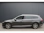 Volkswagen Passat Variant 1.6 TDI Highline Business R - NAVIGATIE - CAMERA - PANORAMAMDAK - TREKHAAK