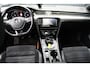 Volkswagen Passat Variant 1.6 TDI Highline Business R - NAVIGATIE - CAMERA - PANORAMAMDAK - TREKHAAK