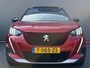 Peugeot e-2008 BWJ 2023 EV GT 136 PK 50 kWh PANO DAK | KEYLESS | STOELVERW. | HALF LEDER | CAMERA | NAVI | CLIMA | CRUISE | LMV | PDC