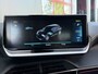 Peugeot e-2008 BWJ 2023 EV GT 136 PK 50 kWh PANO DAK | KEYLESS | STOELVERW. | HALF LEDER | CAMERA | NAVI | CLIMA | CRUISE | LMV | PDC