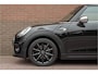 MINI Cooper 1.5 Chili, 84.000km, Half leder, Head-up, Stoelverwarming, Full LED, Navigatie, PDC, Sportstoelen.