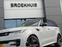 Land Rover Range Rover Sport P550e Autobiography | Vierwielsturing | Afn trekhaak | Massage | 23" Carbon | Softclose | Koelbox | Head-Up