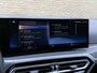 BMW 3-Serie 320e M Sport | Facelift | Panoramadak | Innovation Pack | Adaptieve LED | Adaptieve cruise | CarPlay | Wide screen | Camera | Sportstoelen half leder | Stoelverwarming | Head up | Keyless | Memory | Sfeerverlichting | Harman&kardon | Shadow Line | Elektrische achterklep | Volledig dealeronderhouden
