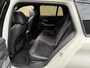 BMW 3-Serie 320e M Sport | Facelift | Panoramadak | Innovation Pack | Adaptieve LED | Adaptieve cruise | CarPlay | Wide screen | Camera | Sportstoelen half leder | Stoelverwarming | Head up | Keyless | Memory | Sfeerverlichting | Harman&kardon | Shadow Line | Elektrische achterklep | Volledig dealeronderhouden