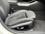 BMW 3-Serie 320e M Sport | Facelift | Panoramadak | Innovation Pack | Adaptieve LED | Adaptieve cruise | CarPlay | Wide screen | Camera | Sportstoelen half leder | Stoelverwarming | Head up | Keyless | Memory | Sfeerverlichting | Harman&kardon | Shadow Line | Elektrische achterklep | Volledig dealeronderhouden