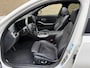 BMW 3-Serie 320e M Sport | Facelift | Panoramadak | Innovation Pack | Adaptieve LED | Adaptieve cruise | CarPlay | Wide screen | Camera | Sportstoelen half leder | Stoelverwarming | Head up | Keyless | Memory | Sfeerverlichting | Harman&kardon | Shadow Line | Elektrische achterklep | Volledig dealeronderhouden
