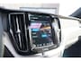 Volvo XC60 2.0 T8 Plug-in hybrid AWD Plus Dark Long Range | Harman Kardon | Elektrisch verstelbare stoelen | Panoramisch schuif/kanteldak | Adaptieve cruise control | Semi elektrisch trekhaak | Keyless | Stoel & stuurwielverwarming | 21 inch LM |