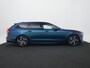 Volvo V90 T4 Business Sport | Full Wrap | Harman/Kardon | Bursting Blue | R-Design | Adaptive Cruise | Pilot Assist | BLIS | 20" | Camera | Trekhaak
