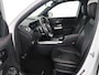 Mercedes-Benz GLB 200 Business Solution AMG | Panoramadak | Memory | Leder/alcantara | Trekhaak | Cruise control | Stoelverwarming | Camera | Park assist | Sfeerverlichting | Carplay