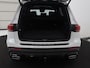 Mercedes-Benz GLB 200 Business Solution AMG | Panoramadak | Memory | Leder/alcantara | Trekhaak | Cruise control | Stoelverwarming | Camera | Park assist | Sfeerverlichting | Carplay