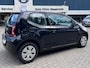 Volkswagen Up! 1.0 groove up! BlueMotion / NAVI / CRUISE / STOELVERWARMING /