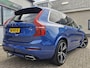 Volvo XC90 T6 AWD Inscription | Luxury-Line (achteruitrijcamera, elektrisch glazen panorama-dak, head-up display, zonnescherm zijruiten) en Business Pack Connect (audio installatie high end, navigatiesysteem full map + hard disk, parkeer assistent, parkeersensoren v