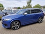 Volvo XC90 T6 AWD Inscription | Luxury-Line (achteruitrijcamera, elektrisch glazen panorama-dak, head-up display, zonnescherm zijruiten) en Business Pack Connect (audio installatie high end, navigatiesysteem full map + hard disk, parkeer assistent, parkeersensoren v