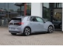 Volkswagen ID.3 Pro 59 kWh elektrisch verstelbare ErgoActive bestuurdersstoel met geheugen- en massagefunctie, achteruitrijcamera (Rear View), navigatie 19" 'Wellington' LMV, keyless entry, adaptieve cruise control (ACC) met Travel Assist, privacy glas, parkeerassistent (Park Assist), verwarmbare voorstoelen, verwarmbaar multifunctioneel lederen stuurwiel, draadloze telefoonlader, Android Auto & Apple Carplay etc.