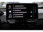 Volkswagen ID.3 Pro 59 kWh 204PK / 150kW, Elektrisch verstelbare ErgoActive bestuurdersstoel met geheugen- en massagefunctie, achteruitrijcamera (Rear View), navigatie 19" 'Wellington' LMV, keyless entry, adaptieve cruise control (ACC) met Travel Assist, privacy glas, parkeerassistent (Park Assist), verwarmbare voorstoelen, verwarmbaar multifunctioneel lederen stuurwiel, draadloze telefoonlader, Android Auto & Apple Carplay etc.
