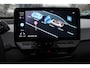 Volkswagen ID.3 Pro 59 kWh elektrisch verstelbare ErgoActive bestuurdersstoel met geheugen- en massagefunctie, achteruitrijcamera (Rear View), navigatie 19" 'Wellington' LMV, keyless entry, adaptieve cruise control (ACC) met Travel Assist, privacy glas, parkeerassistent (Park Assist), verwarmbare voorstoelen, verwarmbaar multifunctioneel lederen stuurwiel, draadloze telefoonlader, Android Auto & Apple Carplay etc.