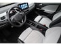 Volkswagen ID.3 Pro 59 kWh elektrisch verstelbare ErgoActive bestuurdersstoel met geheugen- en massagefunctie, achteruitrijcamera (Rear View), navigatie 19" 'Wellington' LMV, keyless entry, adaptieve cruise control (ACC) met Travel Assist, privacy glas, parkeerassistent (Park Assist), verwarmbare voorstoelen, verwarmbaar multifunctioneel lederen stuurwiel, draadloze telefoonlader, Android Auto & Apple Carplay etc.