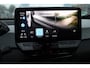 Volkswagen ID.3 Pro 59 kWh elektrisch verstelbare ErgoActive bestuurdersstoel met geheugen- en massagefunctie, achteruitrijcamera (Rear View), navigatie 19" 'Wellington' LMV, keyless entry, adaptieve cruise control (ACC) met Travel Assist, privacy glas, parkeerassistent (Park Assist), verwarmbare voorstoelen, verwarmbaar multifunctioneel lederen stuurwiel, draadloze telefoonlader, Android Auto & Apple Carplay etc.