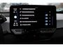 Volkswagen ID.3 Pro 59 kWh 204PK / 150kW, Elektrisch verstelbare ErgoActive bestuurdersstoel met geheugen- en massagefunctie, achteruitrijcamera (Rear View), navigatie 19" 'Wellington' LMV, keyless entry, adaptieve cruise control (ACC) met Travel Assist, privacy glas, parkeerassistent (Park Assist), verwarmbare voorstoelen, verwarmbaar multifunctioneel lederen stuurwiel, draadloze telefoonlader, Android Auto & Apple Carplay etc.