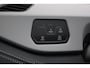 Volkswagen ID.3 Pro 59 kWh elektrisch verstelbare ErgoActive bestuurdersstoel met geheugen- en massagefunctie, achteruitrijcamera (Rear View), navigatie 19" 'Wellington' LMV, keyless entry, adaptieve cruise control (ACC) met Travel Assist, privacy glas, parkeerassistent (Park Assist), verwarmbare voorstoelen, verwarmbaar multifunctioneel lederen stuurwiel, draadloze telefoonlader, Android Auto & Apple Carplay etc.