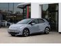 Volkswagen ID.3 Pro 59 kWh 204PK / 150kW, Elektrisch verstelbare ErgoActive bestuurdersstoel met geheugen- en massagefunctie, achteruitrijcamera (Rear View), navigatie 19" 'Wellington' LMV, keyless entry, adaptieve cruise control (ACC) met Travel Assist, privacy glas, parkeerassistent (Park Assist), verwarmbare voorstoelen, verwarmbaar multifunctioneel lederen stuurwiel, draadloze telefoonlader, Android Auto & Apple Carplay etc.
