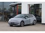 Volkswagen ID.3 Pro 59 kWh elektrisch verstelbare ErgoActive bestuurdersstoel met geheugen- en massagefunctie, achteruitrijcamera (Rear View), navigatie 19" 'Wellington' LMV, keyless entry, adaptieve cruise control (ACC) met Travel Assist, privacy glas, parkeerassistent (Park Assist), verwarmbare voorstoelen, verwarmbaar multifunctioneel lederen stuurwiel, draadloze telefoonlader, Android Auto & Apple Carplay etc.
