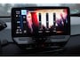 Volkswagen ID.3 Pro 59 kWh elektrisch verstelbare ErgoActive bestuurdersstoel met geheugen- en massagefunctie, achteruitrijcamera (Rear View), navigatie 19" 'Wellington' LMV, keyless entry, adaptieve cruise control (ACC) met Travel Assist, privacy glas, parkeerassistent (Park Assist), verwarmbare voorstoelen, verwarmbaar multifunctioneel lederen stuurwiel, draadloze telefoonlader, Android Auto & Apple Carplay etc.