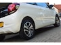 Peugeot 108 1.2 VTi Allure Two Tone | Kleurenscherm