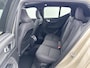 Volvo EX40 Single Motor Extended Range 82kWh Plus | 19" | Panoramadak| Harman Kardon | 360 Camera | Getint Glas | Adaptieve Cruise | BLIS | Keyless | Stoel/Stuurverwarming | Warmtepomp