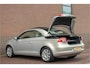Volkswagen Eos 1.4 TSI Highline, Stoelverwarming, Bluetooth, PDC, Windscherm, Climate control, Cruise control.