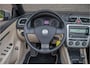 Volkswagen Eos 1.4 TSI Highline, Stoelverwarming, Bluetooth, PDC, Windscherm, Climate control, Cruise control.