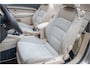 Volkswagen Eos 1.4 TSI Highline, Stoelverwarming, Bluetooth, PDC, Windscherm, Climate control, Cruise control.