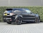 Land Rover Range Rover Sport 5.0 V8 Supercharged SVR, PANORAMADAK, MERIDIAN SOUND, CARBON, LEDER, ALCANTARA HEMEL, NAVIGATIE, LANE ASSIST, CRUISE CONTROL, CLIMATE CONTROL, BLIND SPOT, CAMERA, STOEL/STUURVERWARMING, ACHTERBANK VERWARMD, LICHTMETAAL 22"