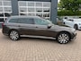 Volkswagen Passat Variant 1.4 TSI ACT Highline Business R / Pano / Massage / Camera / Sportleder / Trekhaak / Zeer mooie auto !