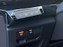 Renault Austral E-Tech full hybrid 200 techno esprit Alpine / Afneembare Trekhaak(1500 KG Trekgewicht) / All Season Banden / NAP Logisch / Pack Safety / Pack advanced Driving Assist / Adaptieve Cruise / Dode Hoek Detectie / Verwarmbaar stuurwiel / Draadloos laden Telefoon