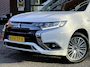Mitsubishi Outlander 2.4 PHEV Intense+ // HALF-LEDER/ALCANTARA // NAVI + CARPLAY // STANDKACHEL FUNCTIE // CAMERA // KEYLESS // ELEK. STOEL // TREKHAAK!!