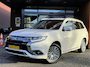 Mitsubishi Outlander 2.4 PHEV Intense+ // HALF-LEDER/ALCANTARA // NAVI + CARPLAY // STANDKACHEL FUNCTIE // CAMERA // KEYLESS // ELEK. STOEL // TREKHAAK!!